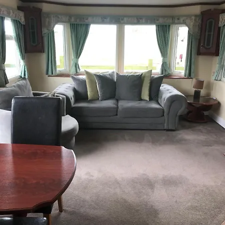 The Fox Inn, Roxby, Static Caravan